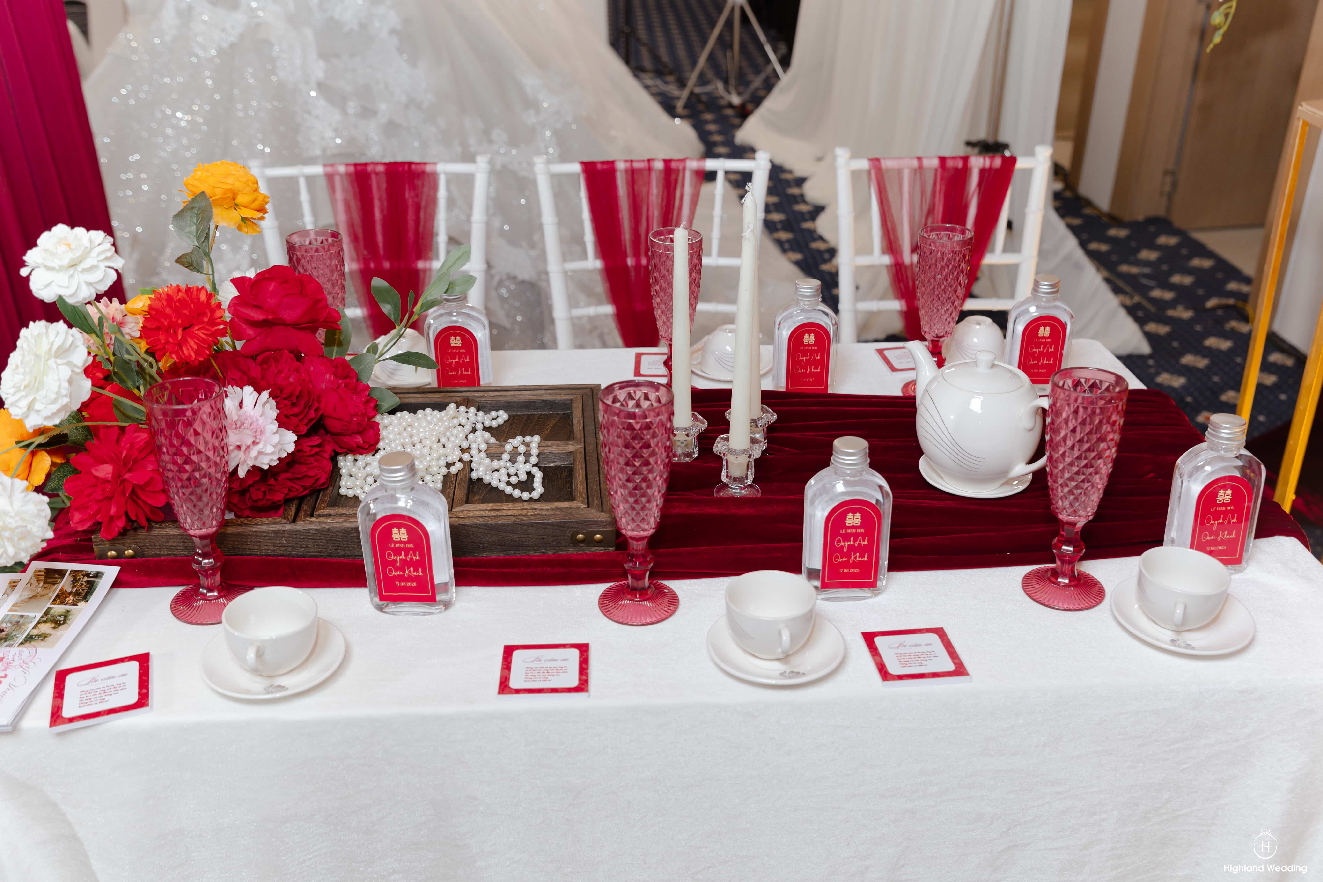 lễ gia tiên tone đỏ