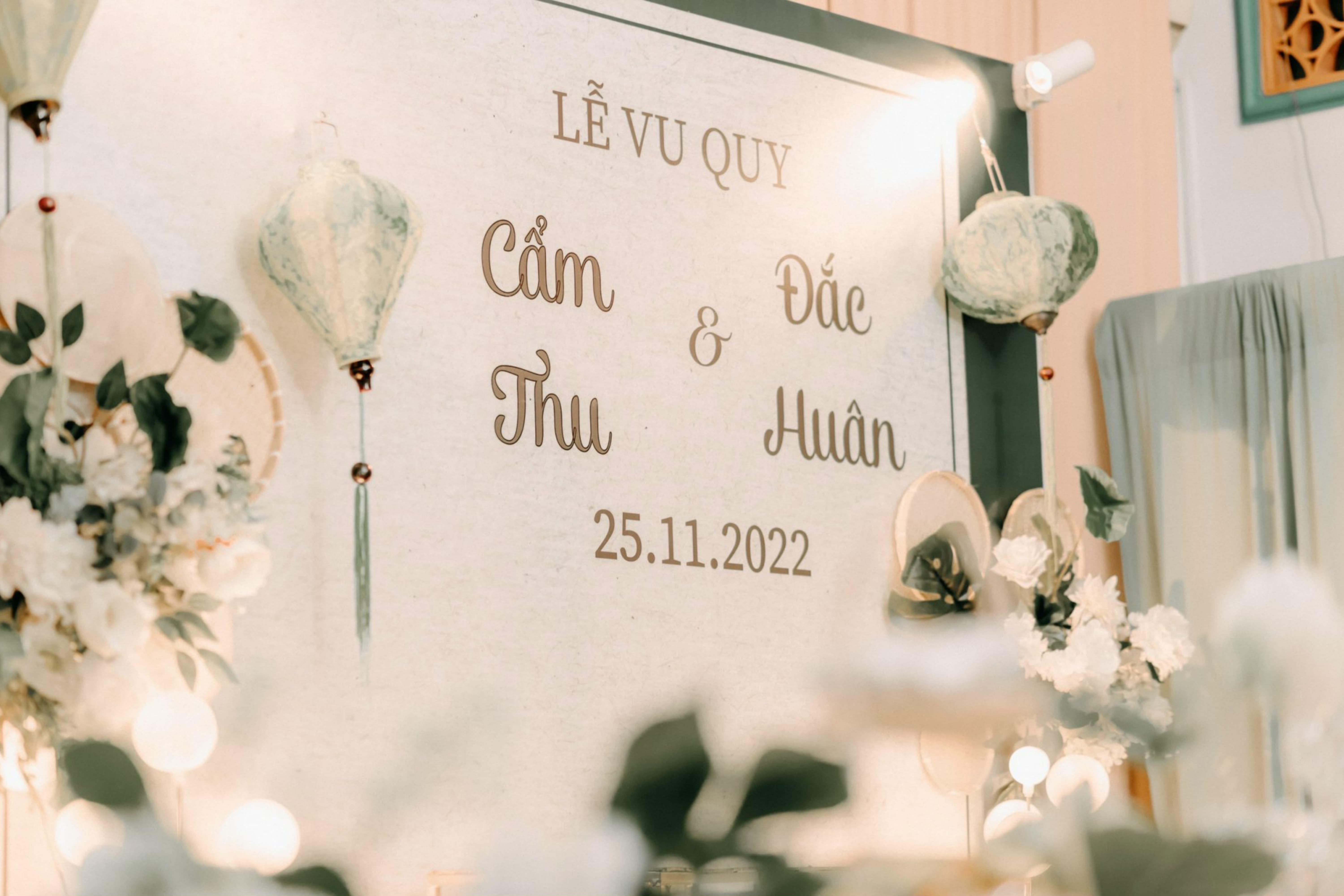 GIA TIÊN HOA SEN TRẮNG