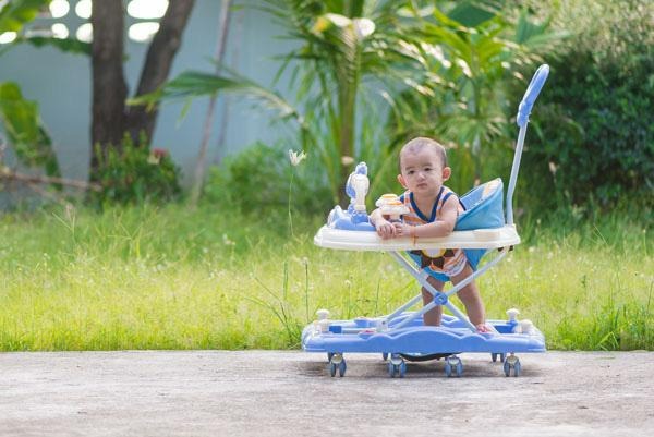 Xe tập đi cực kì đáng yêu và giúp bé tăng khả năng vận động giúp bé phát triển tốt Đồ chơi