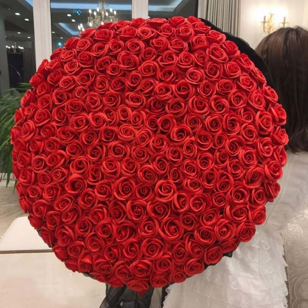 999 bông hồng cùng lời hứa về tình yêu vĩnh cửu