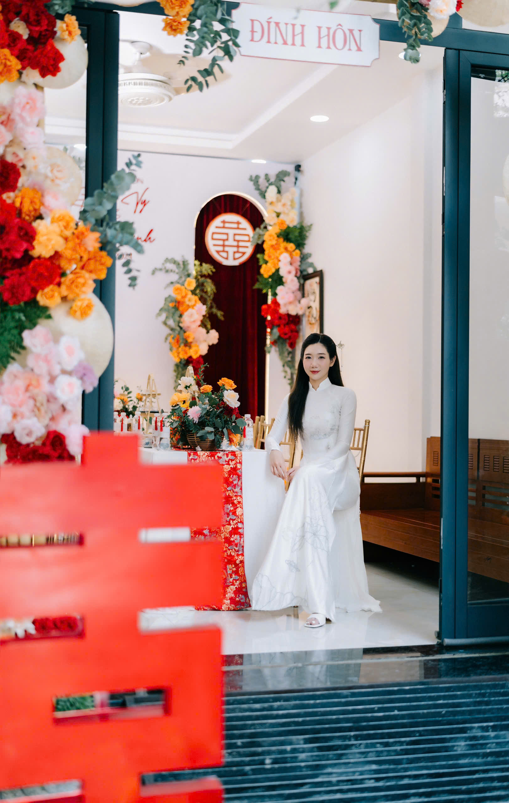 Trang trí gia tiên tone đỏ cam