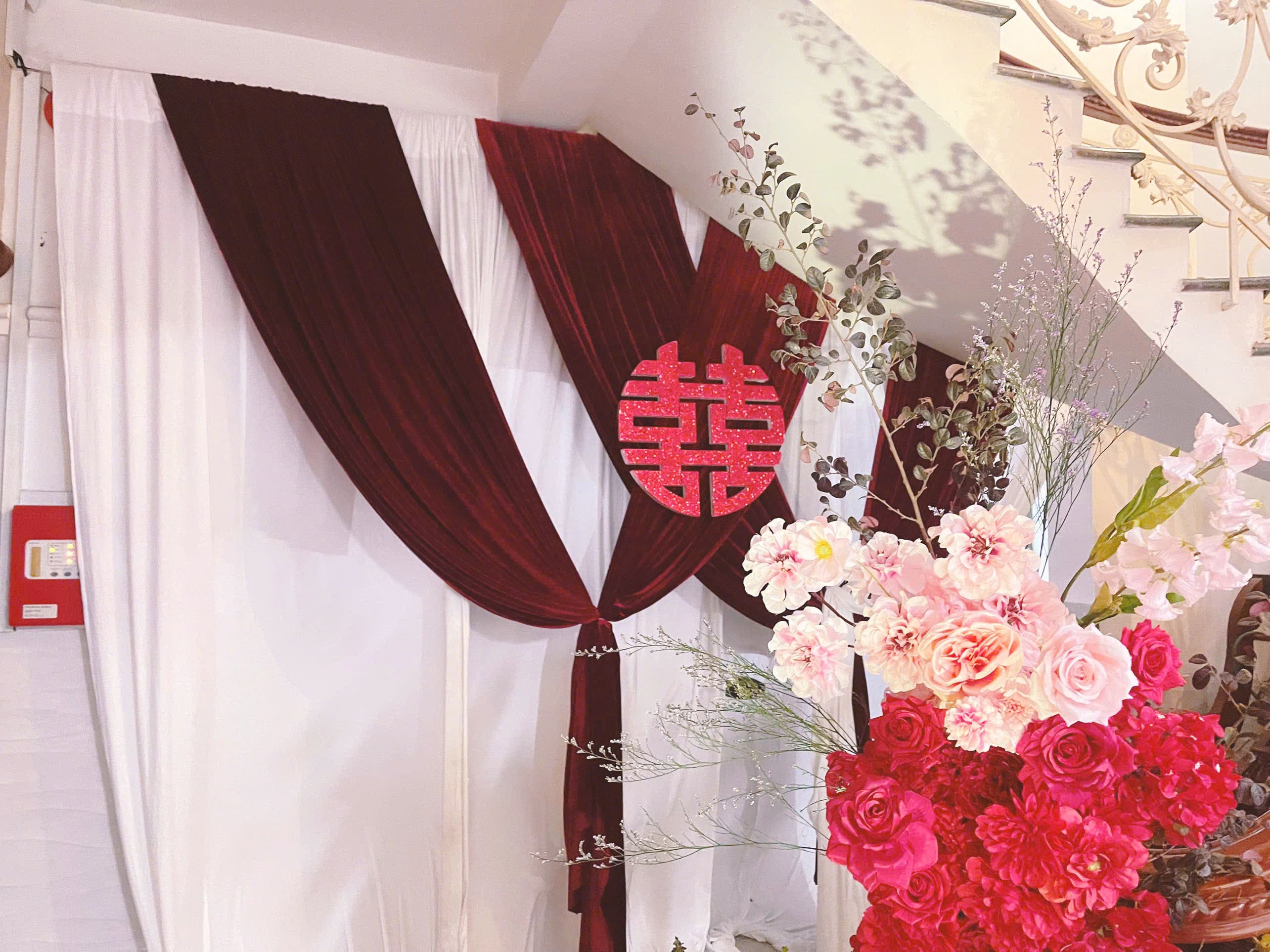 Trang trí gia tiên tone hồng đỏ