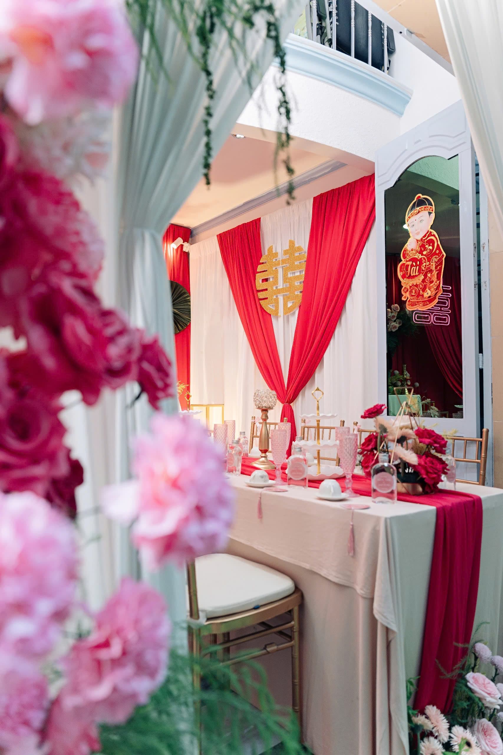 Trang Trí Lễ Vu Quy Tông Đỏ Hồng Trắng Đẹp Nhẹ Nhàng