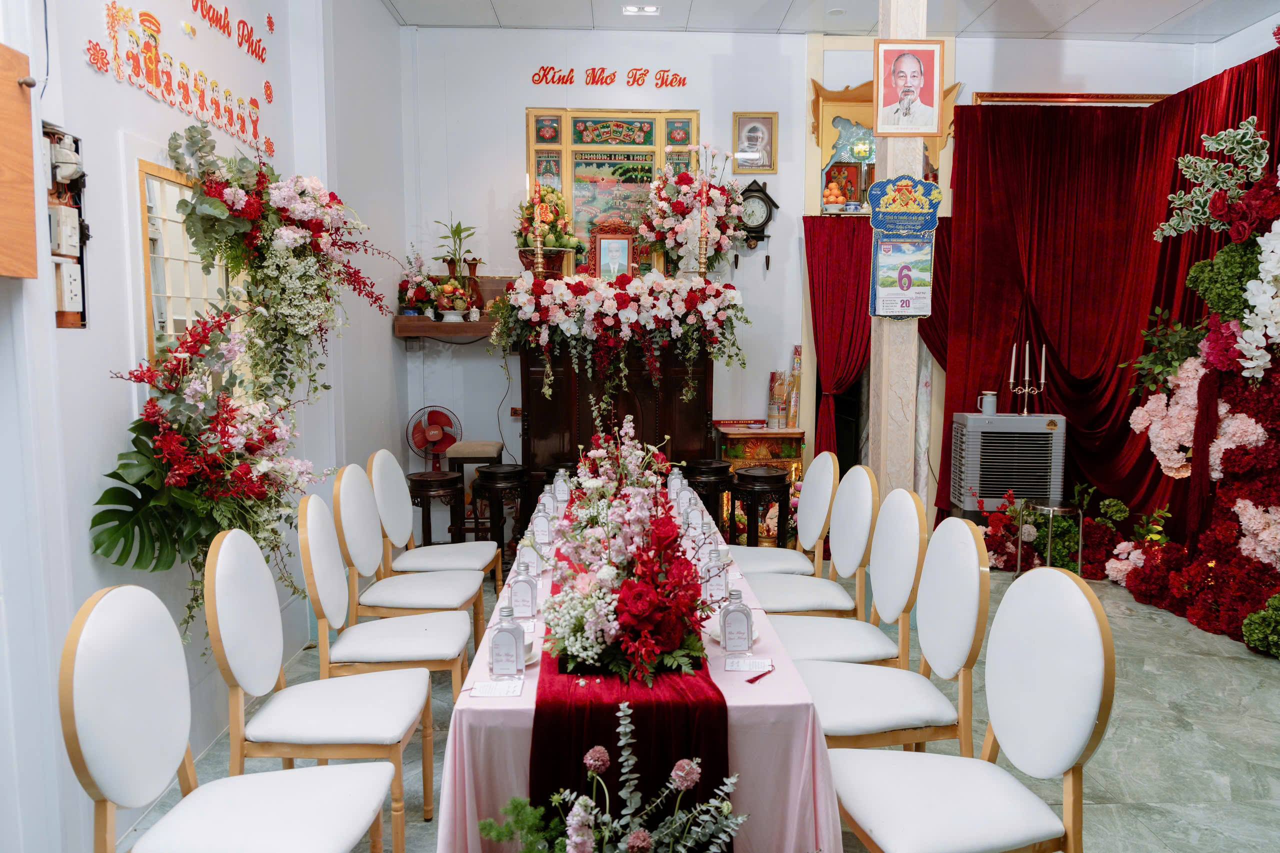 Mẫu Decor Lễ Đính Hôn Đỏ Hồng