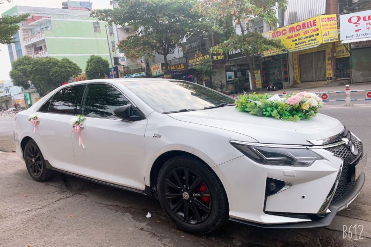 xe hoa cao cấp Camry