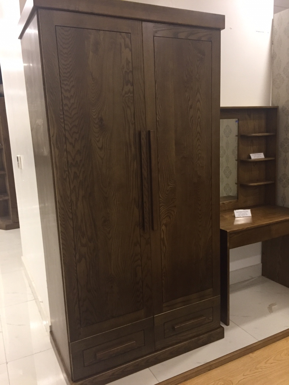 Tại sao các chuyên gia nội thất đánh giá cao gỗ sồi Nga? tu-go-soi-nga-moc-viet