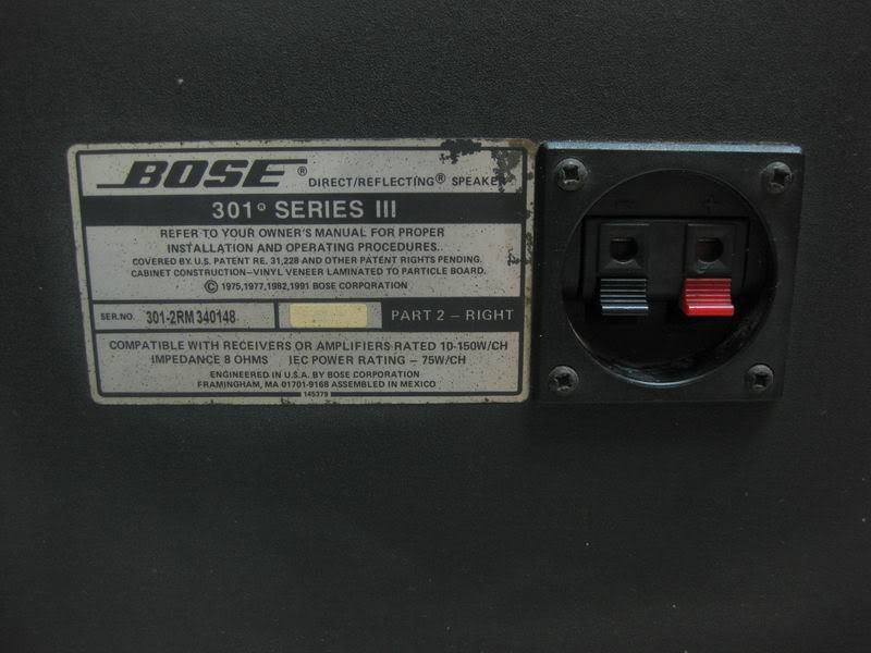 Mặt sau của loa bose 301 seri II