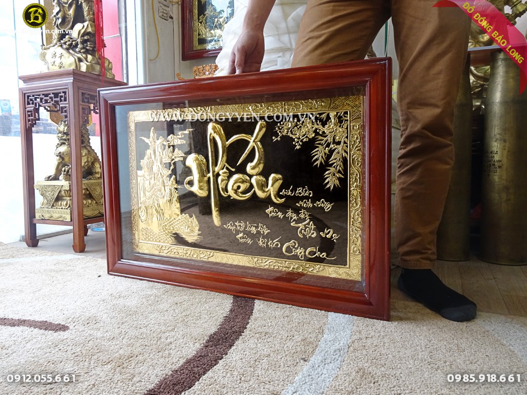 Tranh chữ Hiếu được chạm tay thủ công bằng đồng vàng dày 8rem