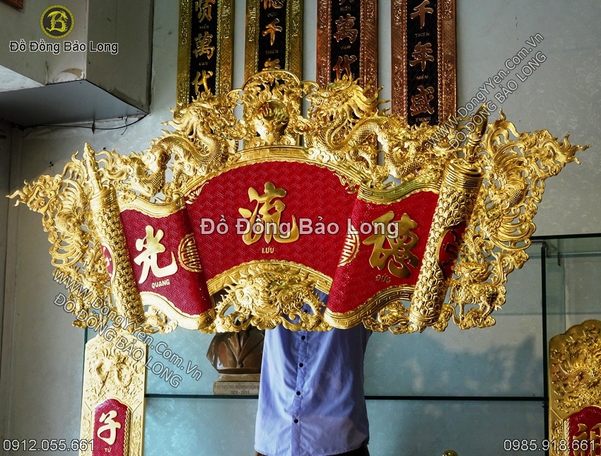 Bức cuốn thư mạ vàng Đức Lưu Quang dùng phổ biến cho thờ cúng gia tiên