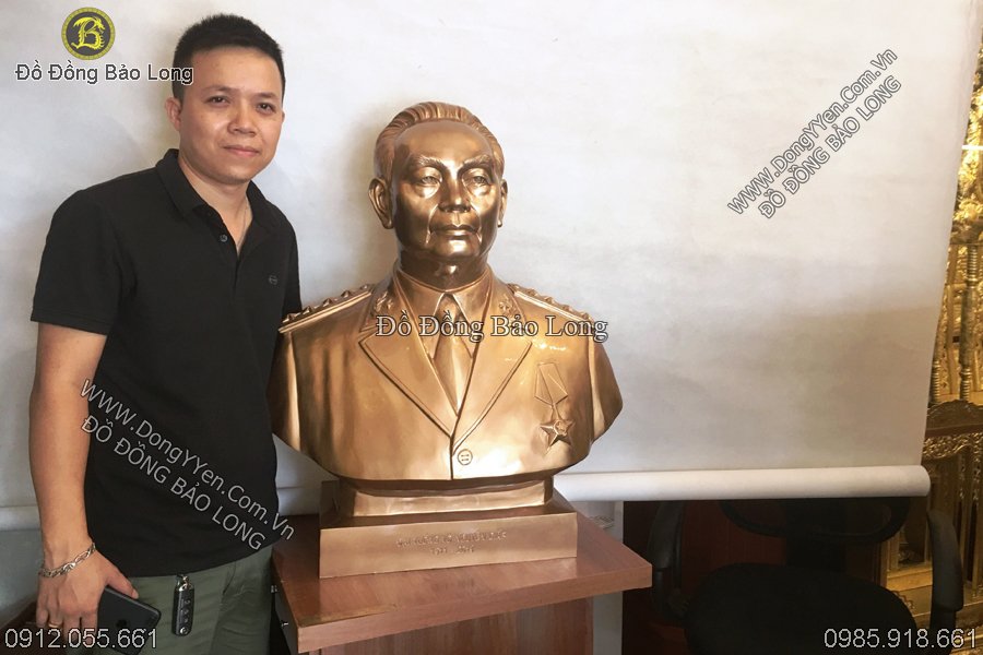 Tượng đại tướng Võ Nguyên Giáp cao 81cm
