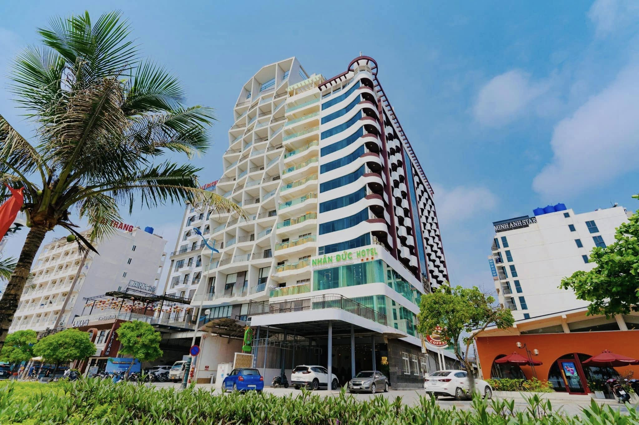 KHÁCH SẠN NHÂN ĐỨC SẦM SƠN