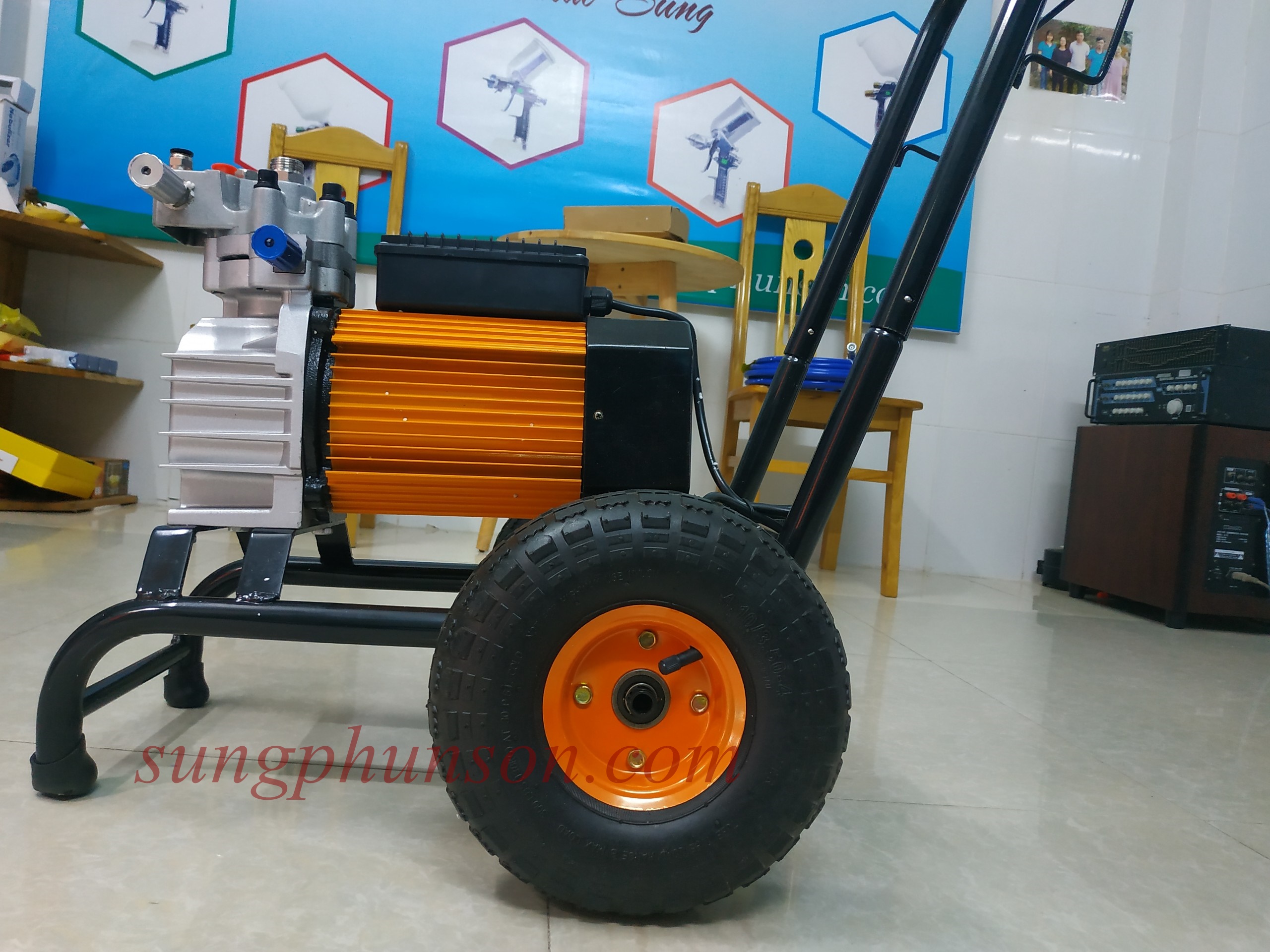 Máy phun sơn Airless giá rẻ bao nhiêu? Máy phun sơn Airless giá rẻ