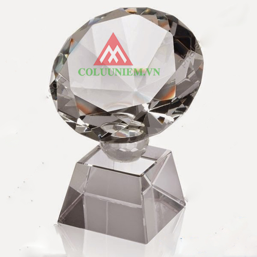 Cúp pha lê kim cương thấp