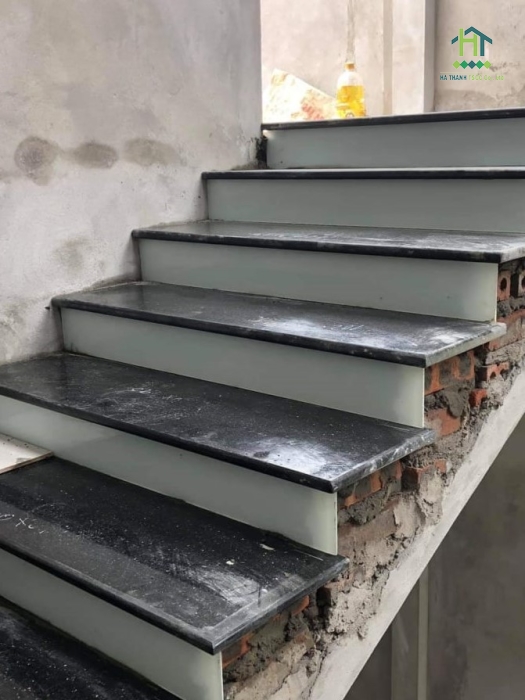 đá lát cầu thang