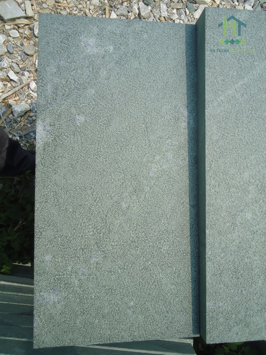 đá xanh rêu băm mặt