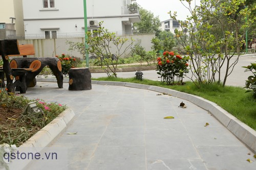 Đá đen mài mịn lát các vỉa hè