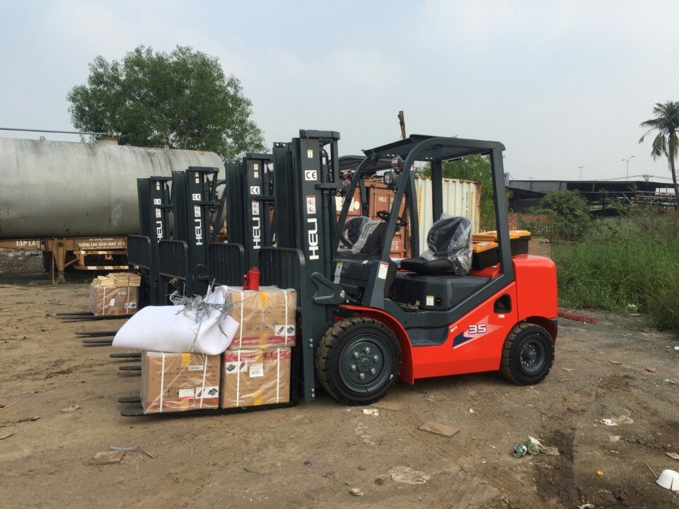 xe-nang-dau-3-5-tan heli-o-dong-nai