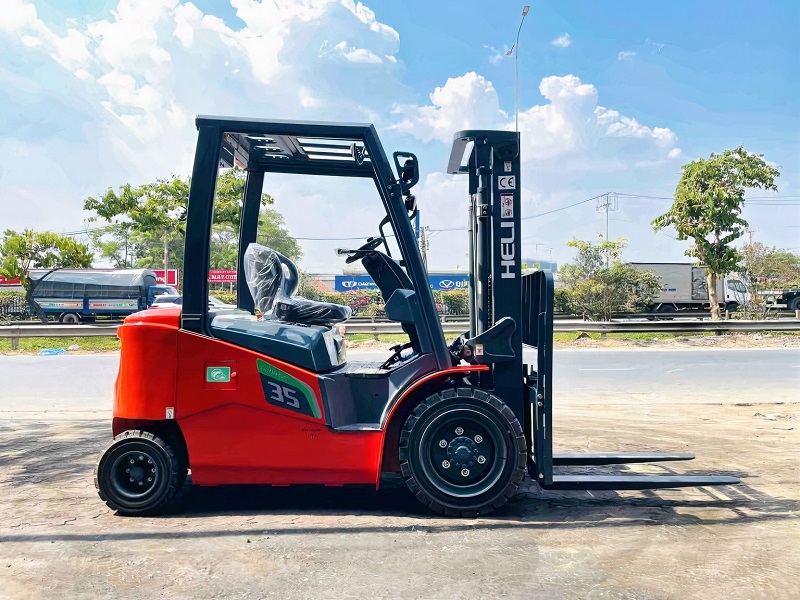 xe-nang-dien-heli-3-5-tan-ngoi-lai