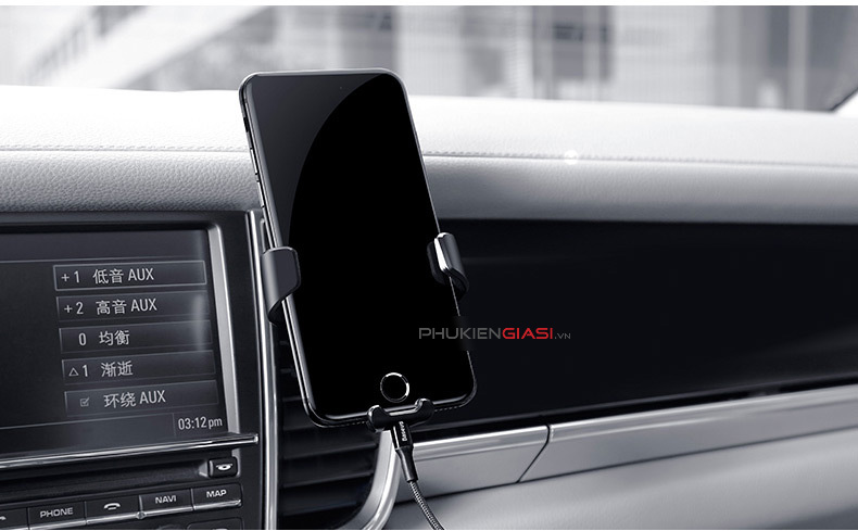giá đỡ điện thoại trên xe hơi