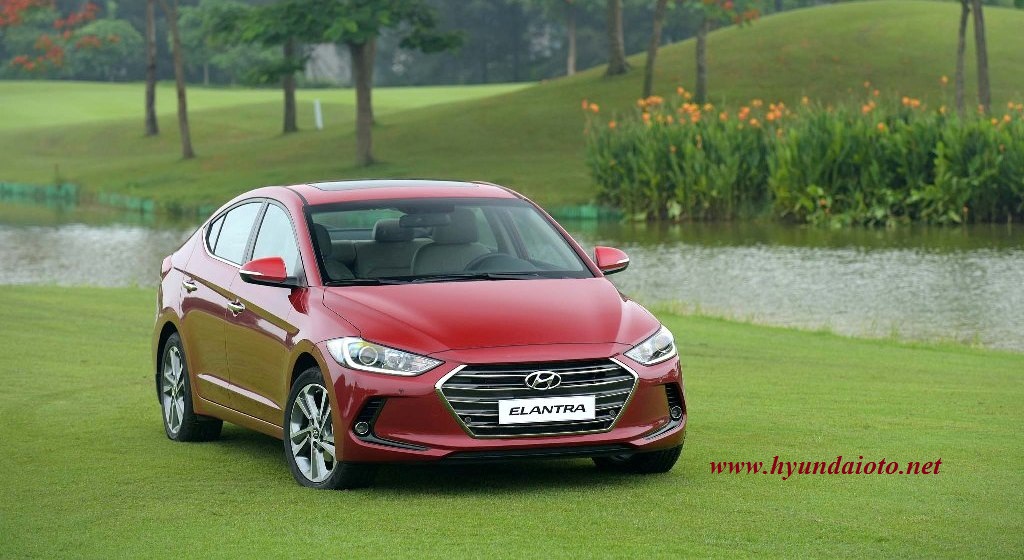 giá xe hyundai elantra 2016