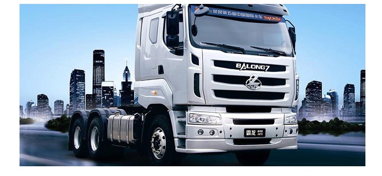 Xe đầu kéo Chenglong 6x4, động cơ 375HP