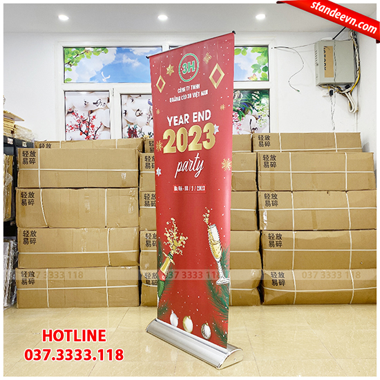 banner cuốn nhôm đế to