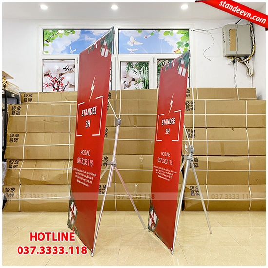 standee x điều chỉnh bằng nhôm