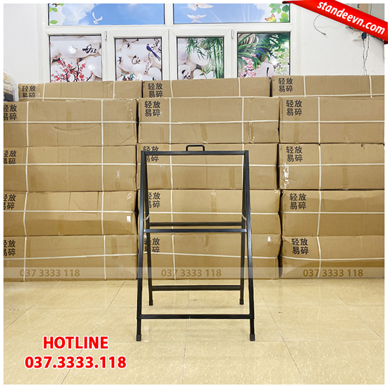 chân quảng cáo chữ A cao cấp