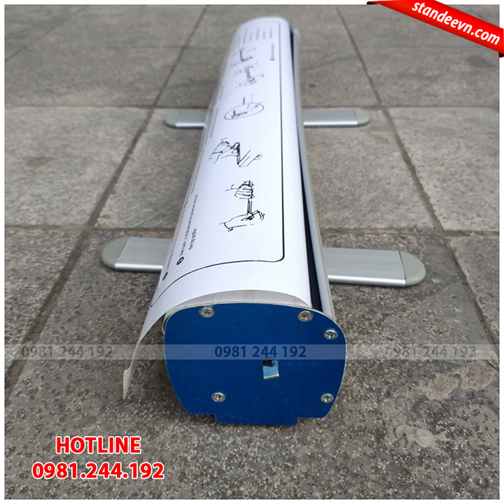 standee cuốn cao cấp