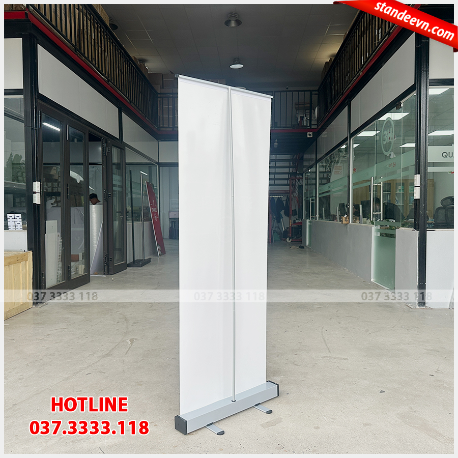 standee cuốn sắt