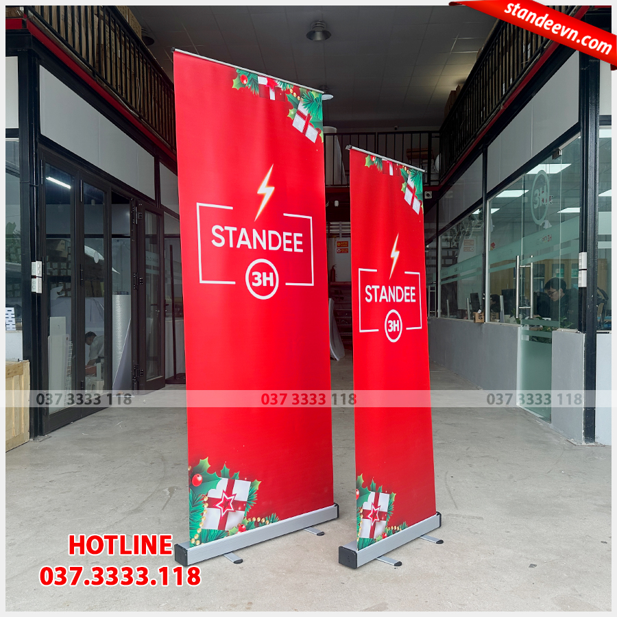 standee chân sắt