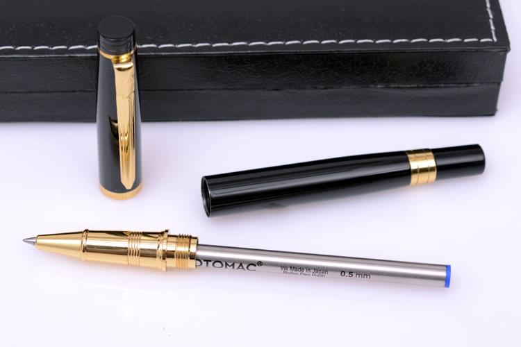 Chi tiết thiết kế bút cao cấp ROTOMAC RT 482RG(BK)