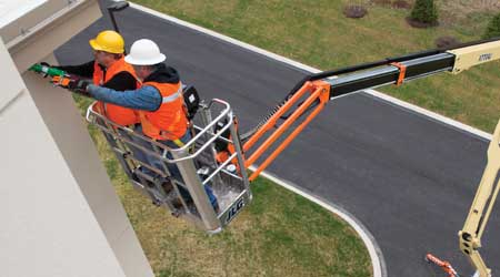 Làm sao sử dụng vận hành xe nâng người boom lift một cách an toàn Làm sao sử dụng vận hành xe nâng người boom lift một cách an toàn