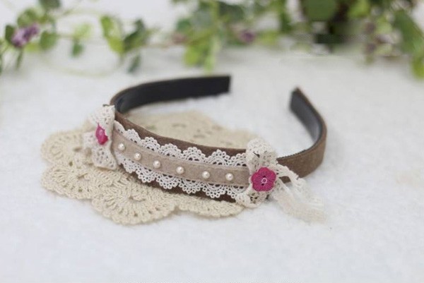 Cách làm bờm tóc cho bé gái bằng vải dạ