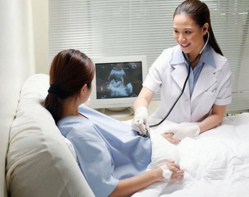 Mẹ bầu vẫn phải khám thai sản định kì đầy đủ khi làm xét nghiệm NIPT