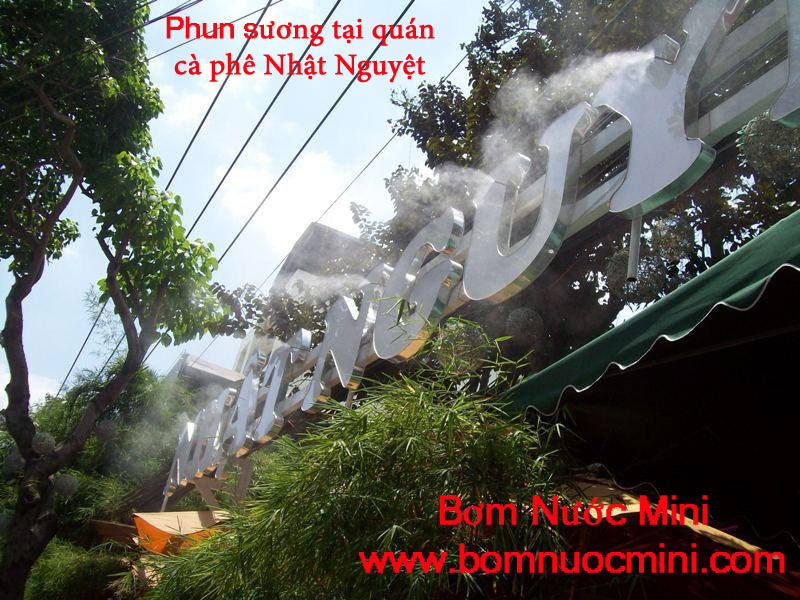 phun sương quán Nhật Nguyệt