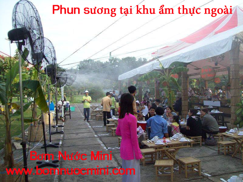 phun sương quán ăn