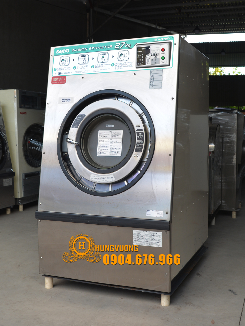 Mặt nghiêng máy giặt công nghiệp SANYO SCW 5247WH, 27kg, chân chống rung, biến tần, Nhật Bản