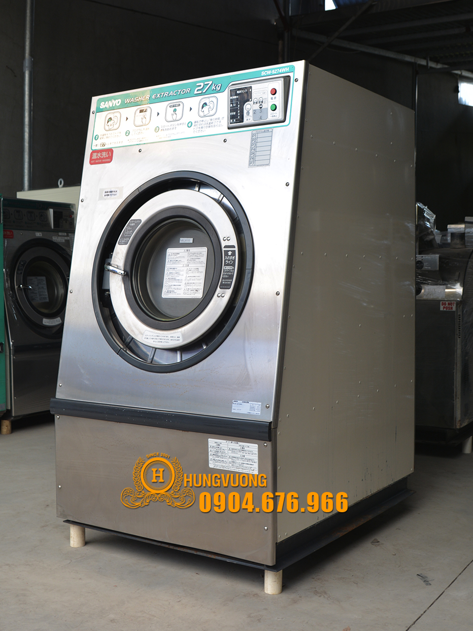 Mặt bên máy giặt công nghiệp SANYO SCW 5247WH, 27kg, chân chống rung, biến tần, Nhật Bản