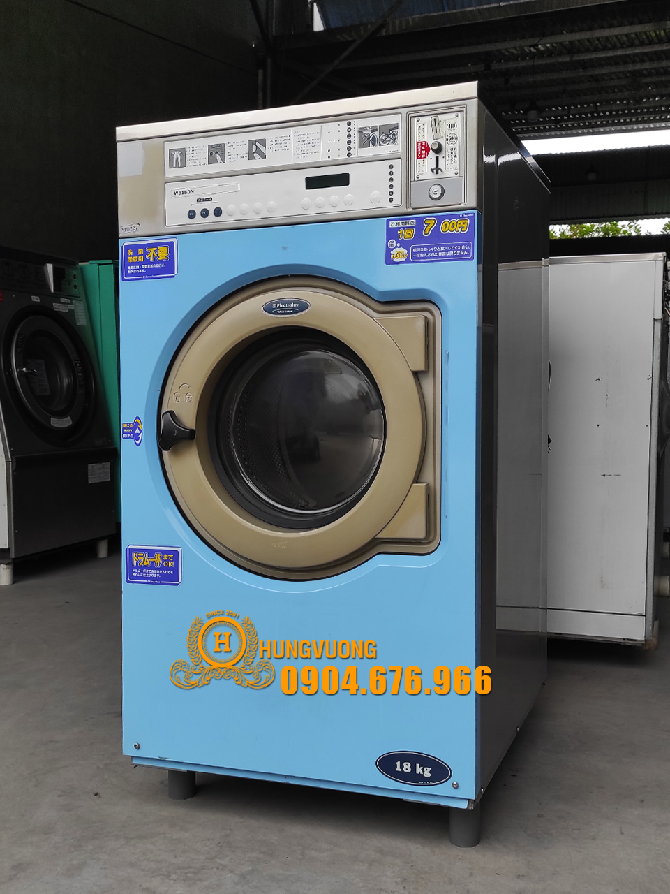 Mặt nghiêng máy giặt công nghiệp ELECTROLUX W3180N, 18kg, chân cố định, Thụy Điển