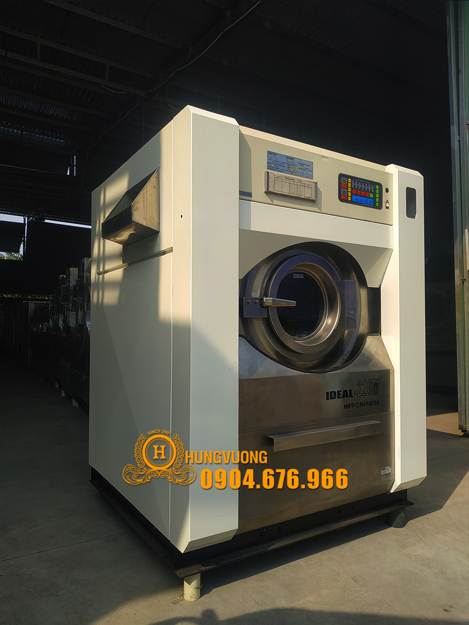 Mặt bên máy giặt công nghiệp Nhật Bản NIPPON PRESS IDEAL-220M, 22kg, chân chống rung, biến tần