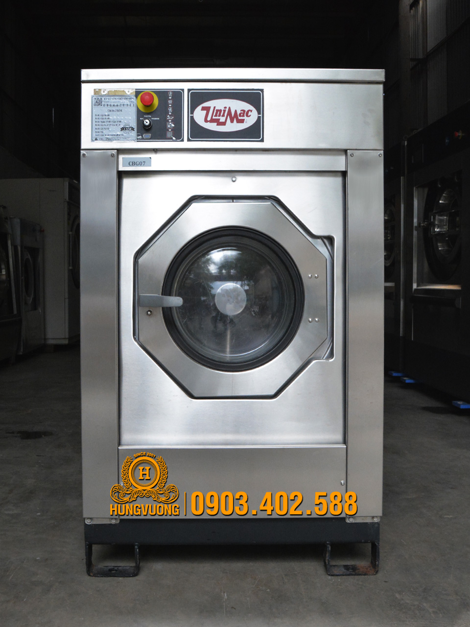 Mặt trước máy giặt công nghiệp UNIMAC UX55LB, 25kg, chân chống rung, biến tần, Mỹ