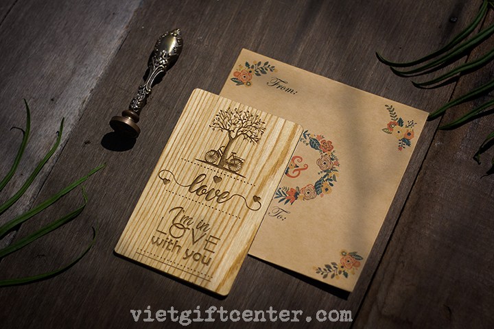 Thiệp gỗ độc lạ, bắt mắt, chắc chắn sẽ khiến nàng bất ngờ!