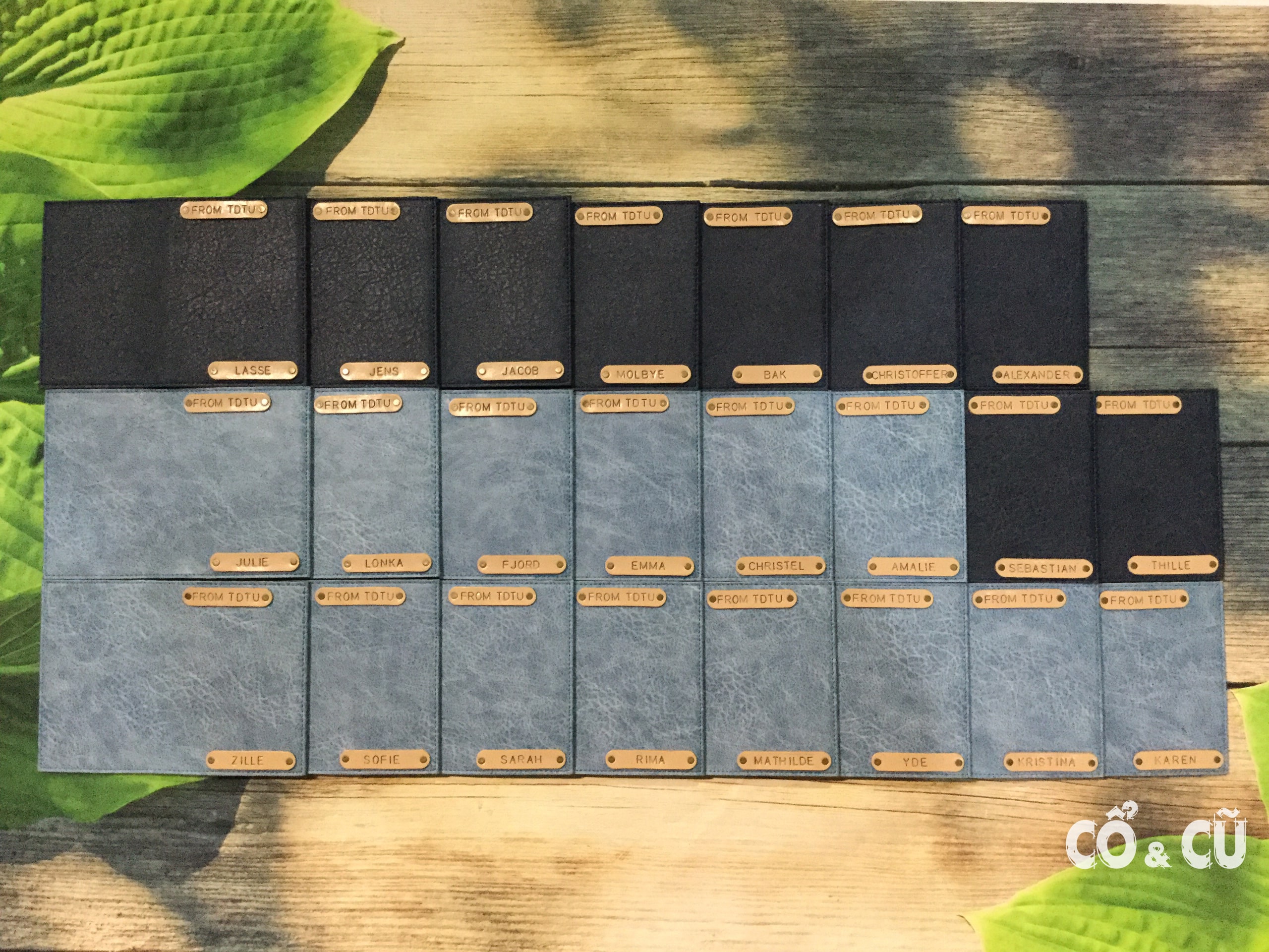 passport cover khắc tên giá sỉ