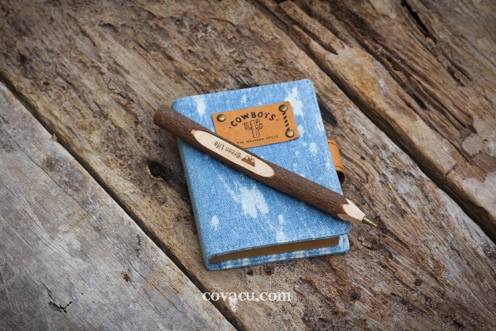 Sổ Jeans bụi, bút gỗ thô, quà handmade cho bạn gái