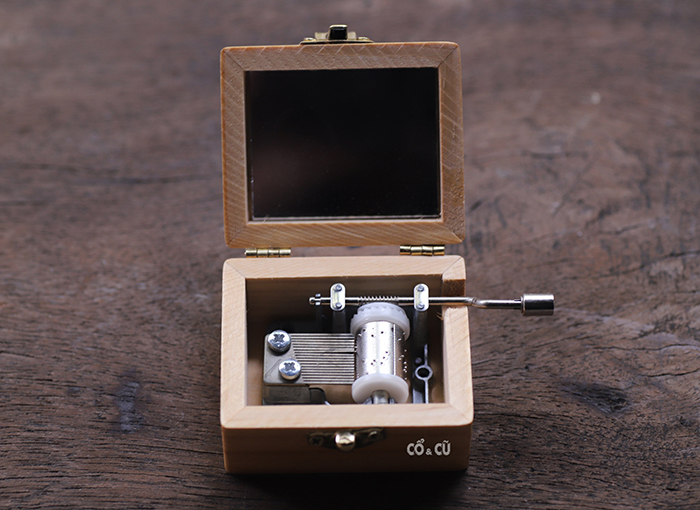 Hộp nhạc quay tay