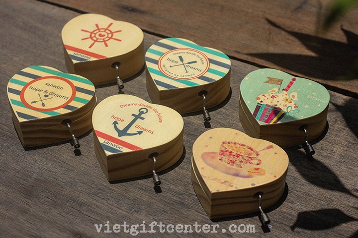 Hộp nhạc trái tim xinh xắn