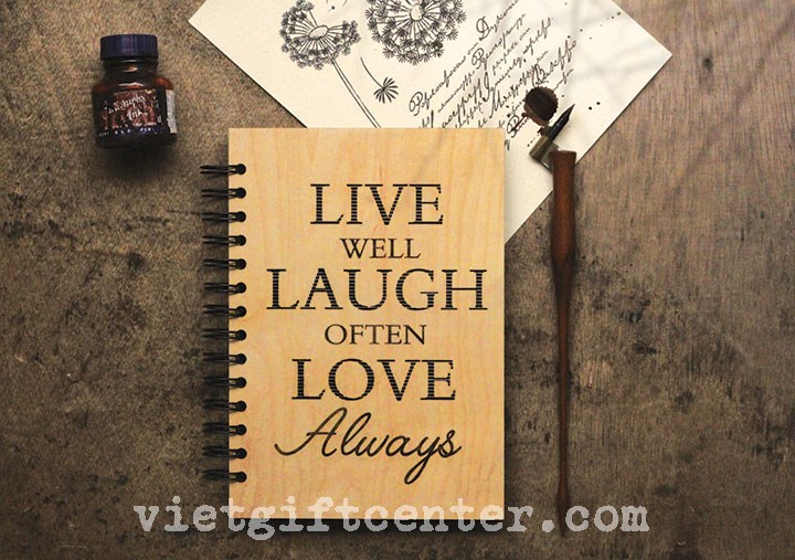 Sổ tay bìa gỗ mẫu Live Laugh Love khắc chữ