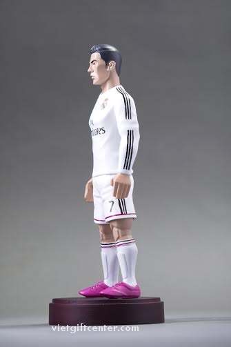 Tượng cầu thủ bóng đá Ronaldo