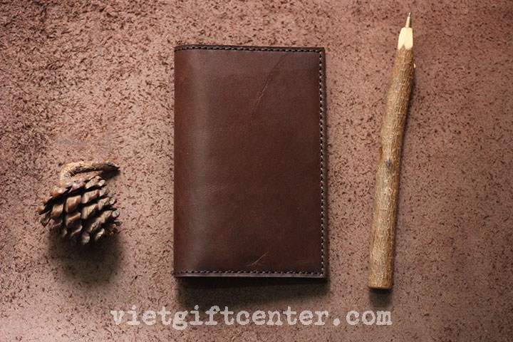 vỏ bọc hộ chiếu khắc lazer màu nâu